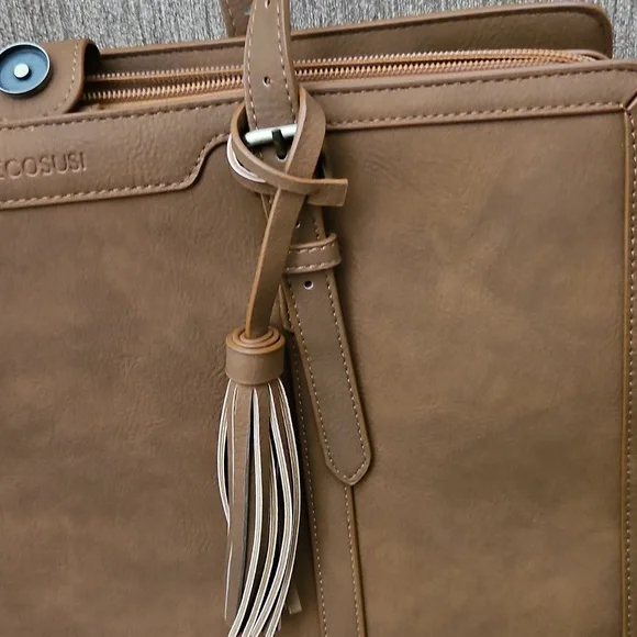 Elegant Tan  Vegan Leather Tote Bag - Picture 2 of 6